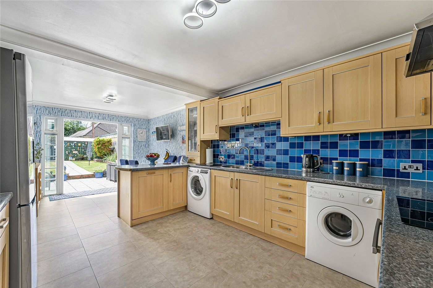 2 bedroom property for sale in Greenhithe | Robinson Jackson