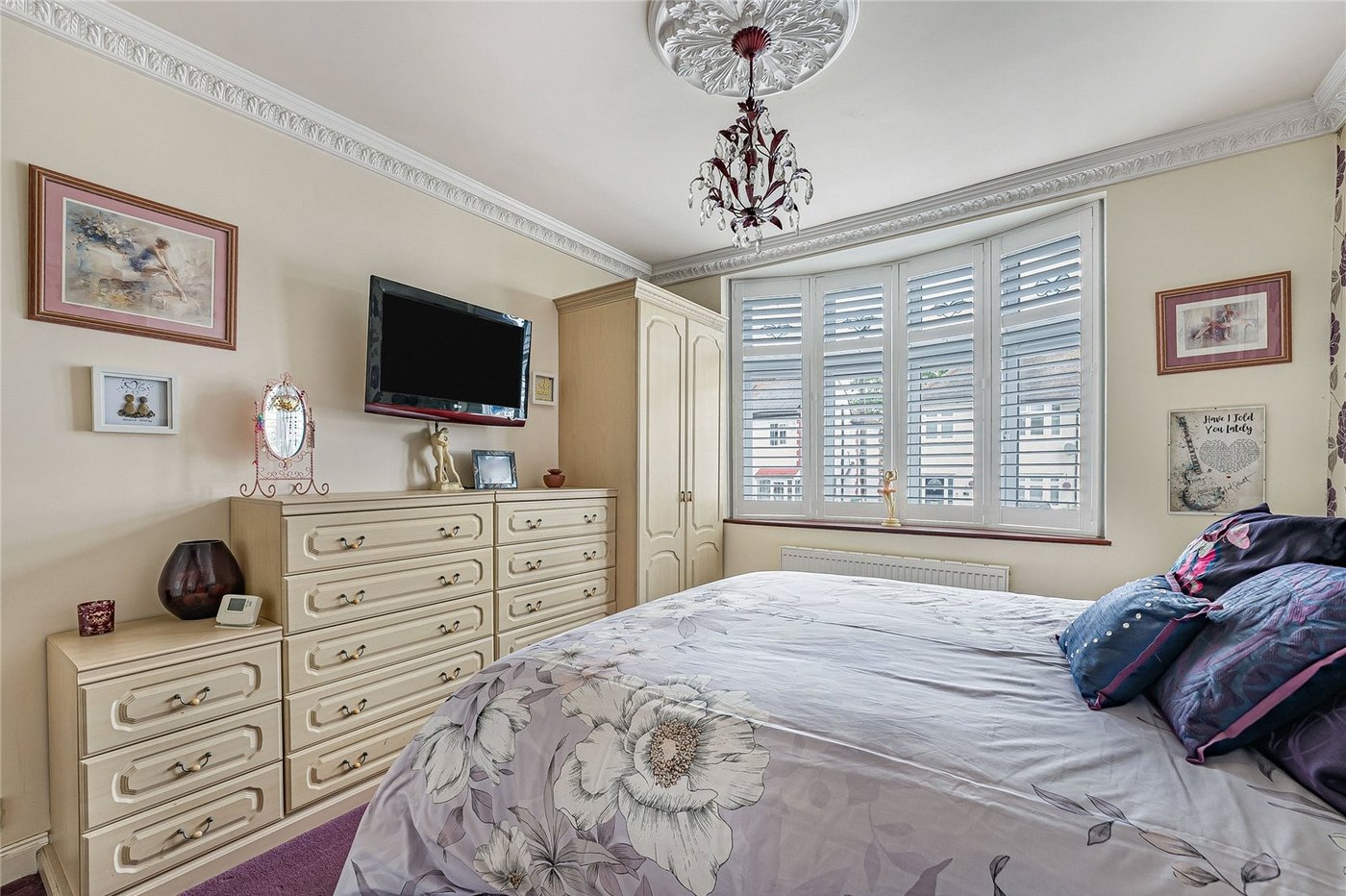 2 bedroom property for sale in Greenhithe | Robinson Jackson