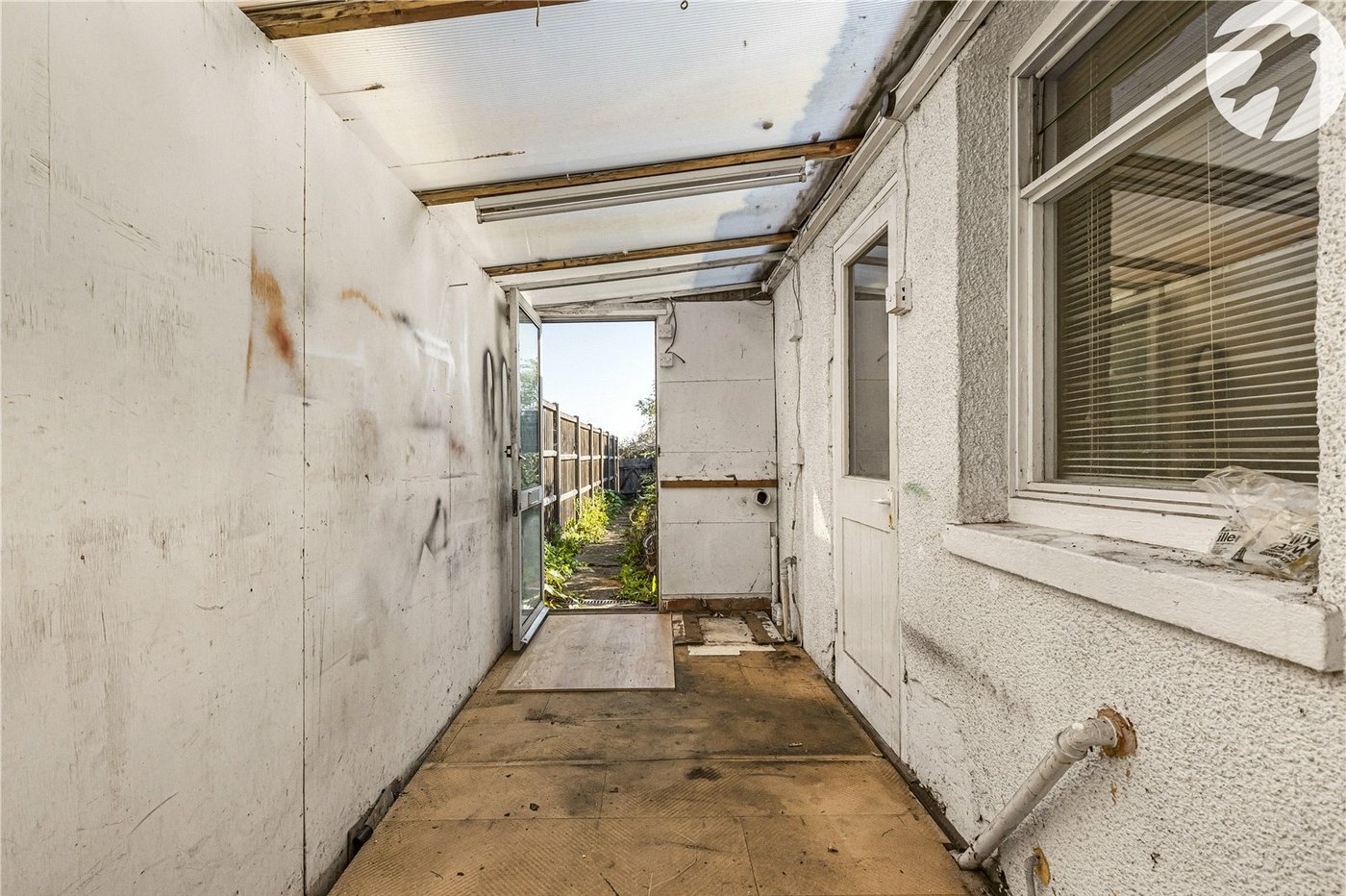 2 bedroom house for sale in Greenhithe | Robinson Jackson