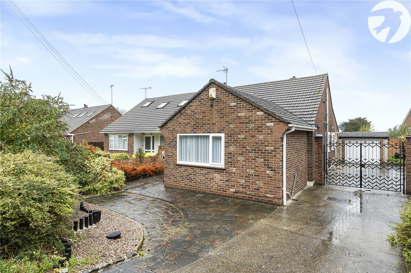 3 bedroom bungalow for sale in Greenhithe | Robinson Jackson