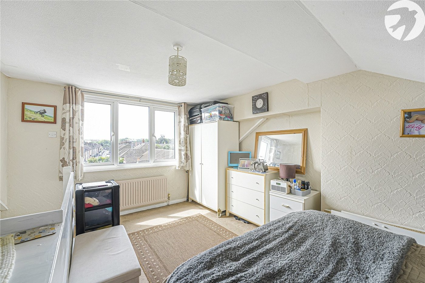 3 bedroom house for sale in Swanscombe | Robinson Jackson