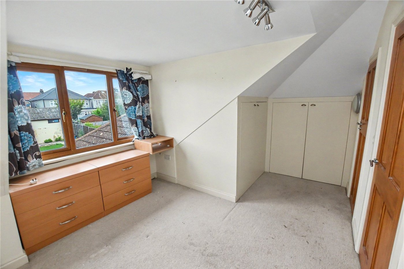 3 bedroom bungalow for sale in Bexleyheath | Robinson Jackson