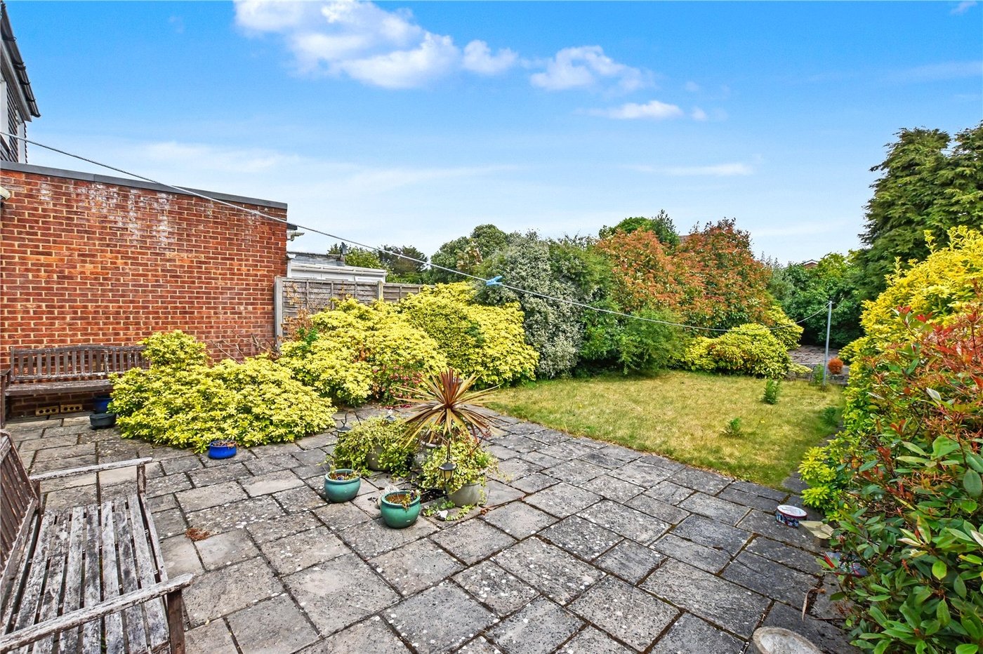 2 bedroom bungalow for sale in Bexleyheath | Robinson Jackson