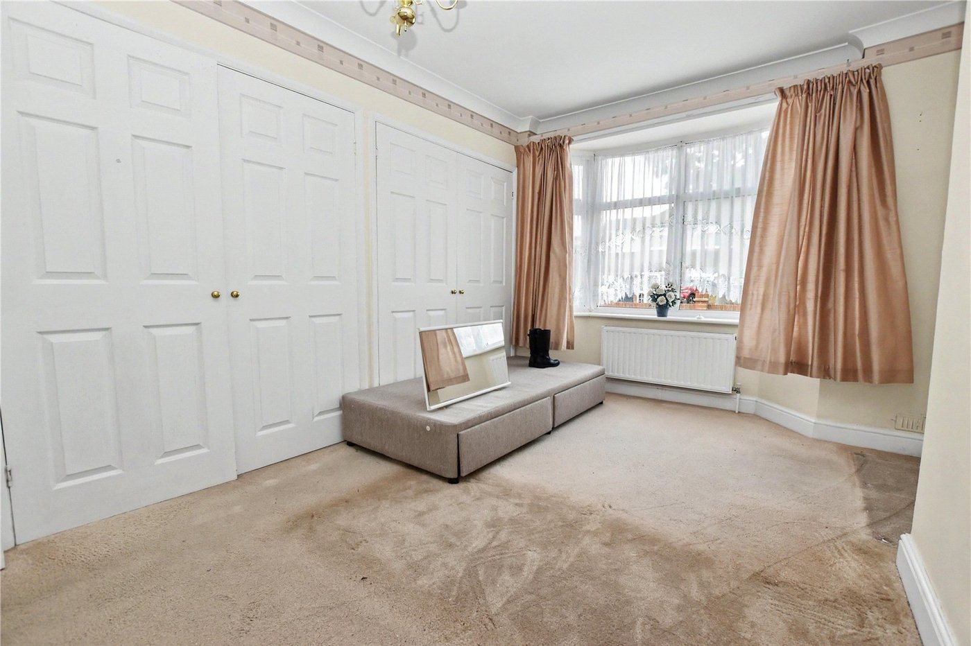 2 bedroom bungalow for sale in Bexleyheath | Robinson Jackson