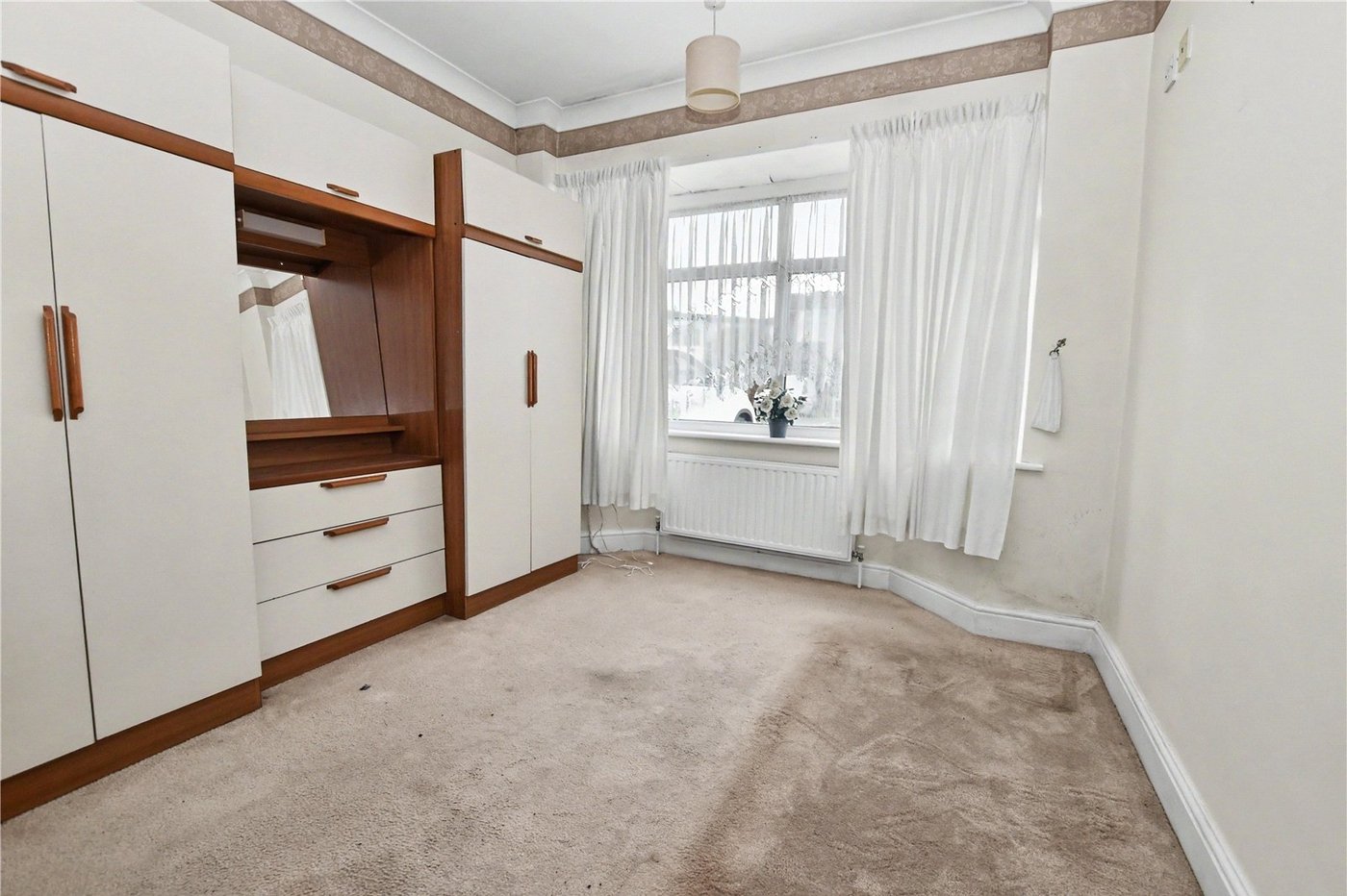2 bedroom bungalow for sale in Bexleyheath | Robinson Jackson