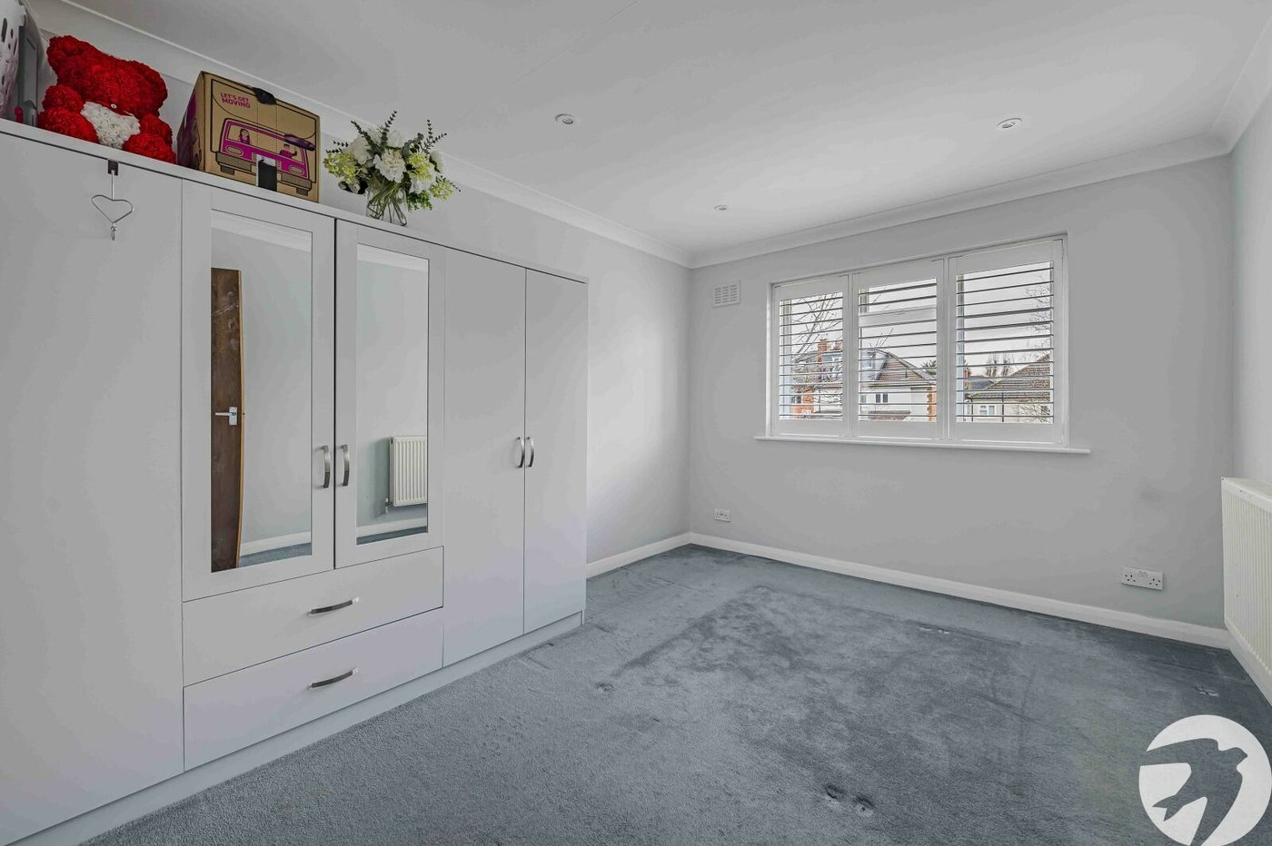 2 bedroom property for sale in London | Robinson Jackson