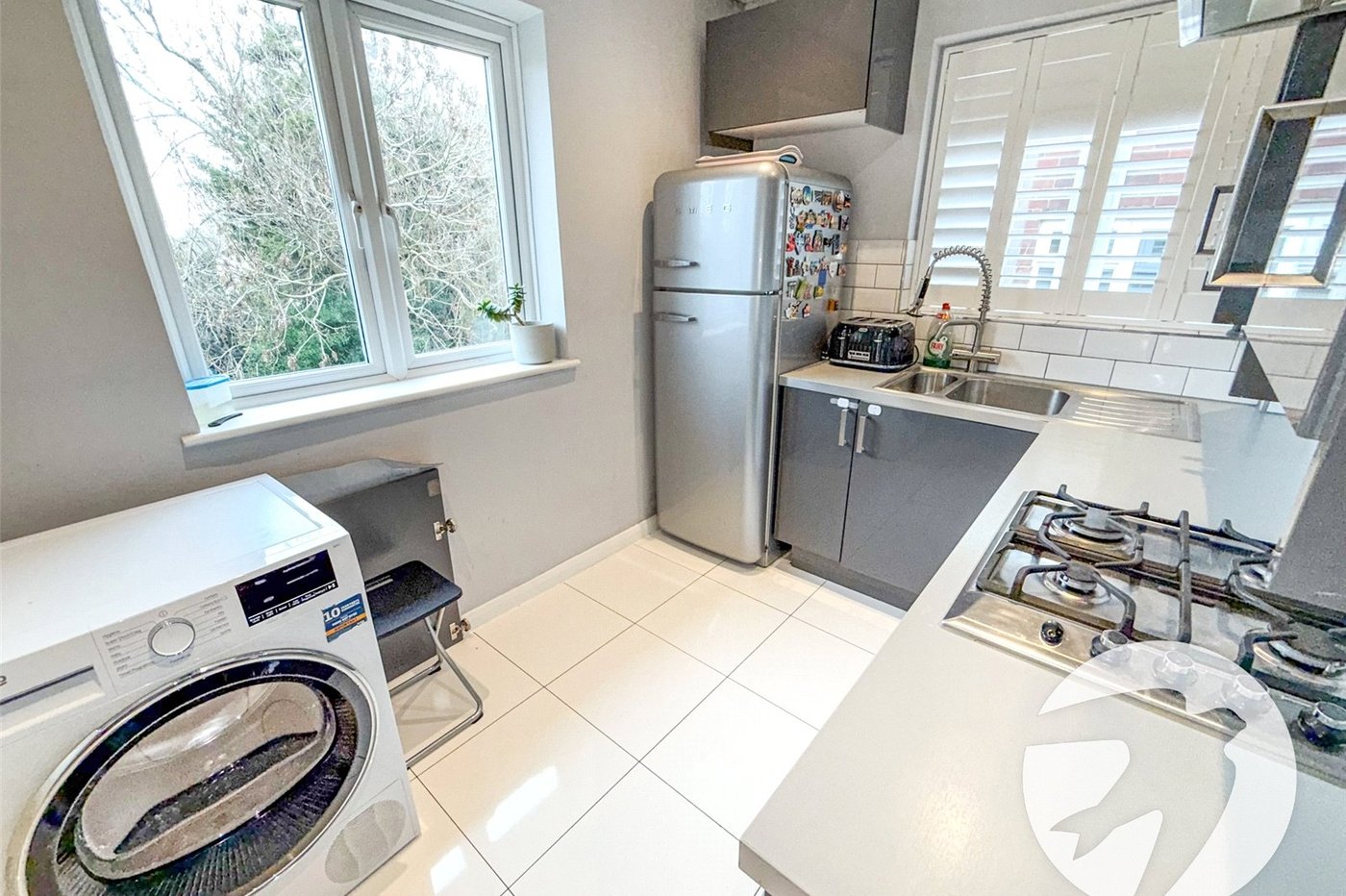 2 bedroom property for sale in London | Robinson Jackson