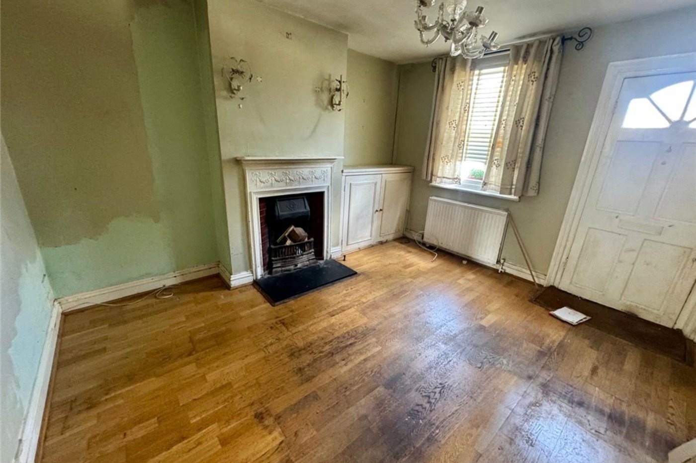 2 bedroom house for sale in Farnborough Village | Robinson Jackson