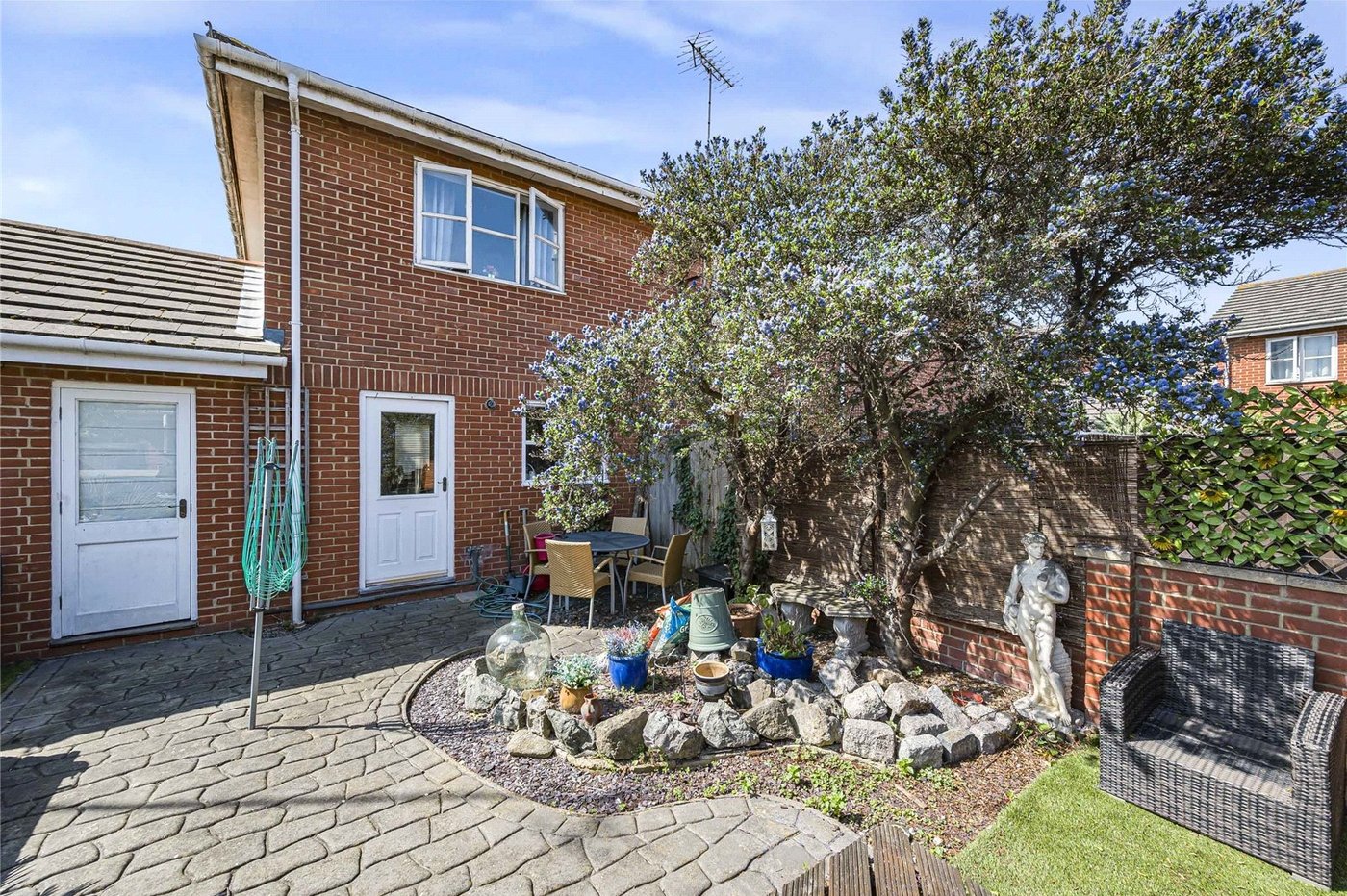2 bedroom house for sale in Greenhithe | Robinson Jackson