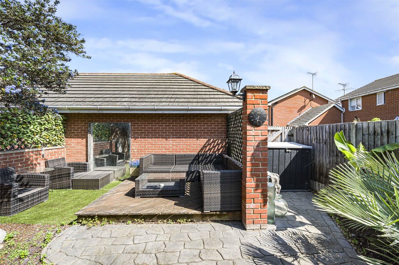 2 bedroom house for sale in Greenhithe | Robinson Jackson