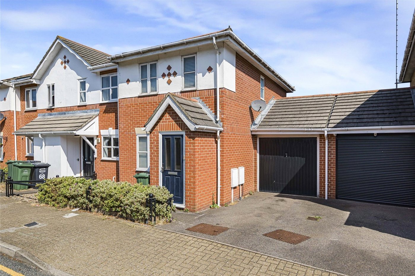 2 bedroom house for sale in Greenhithe | Robinson Jackson
