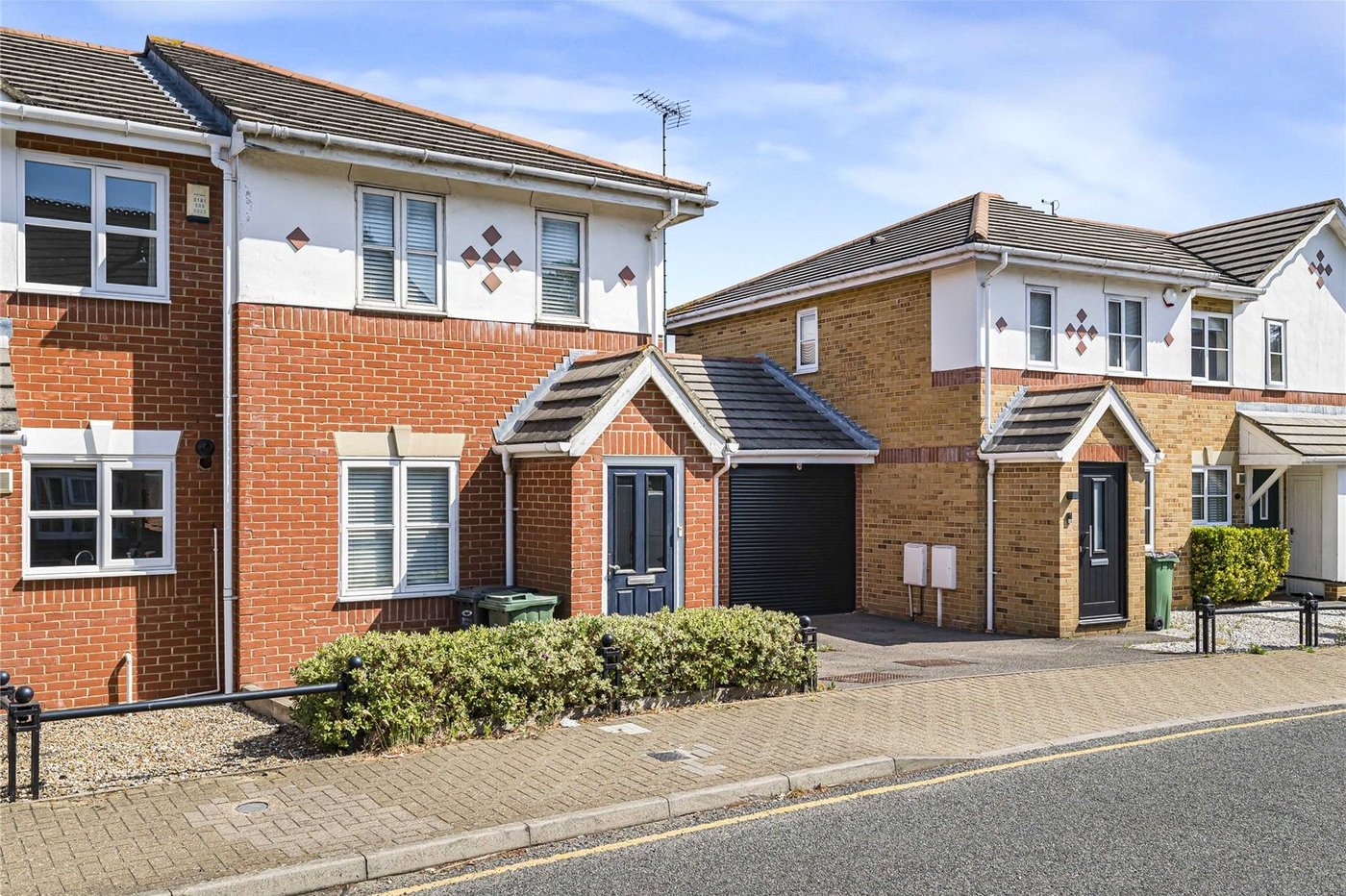 2 bedroom house for sale in Greenhithe | Robinson Jackson
