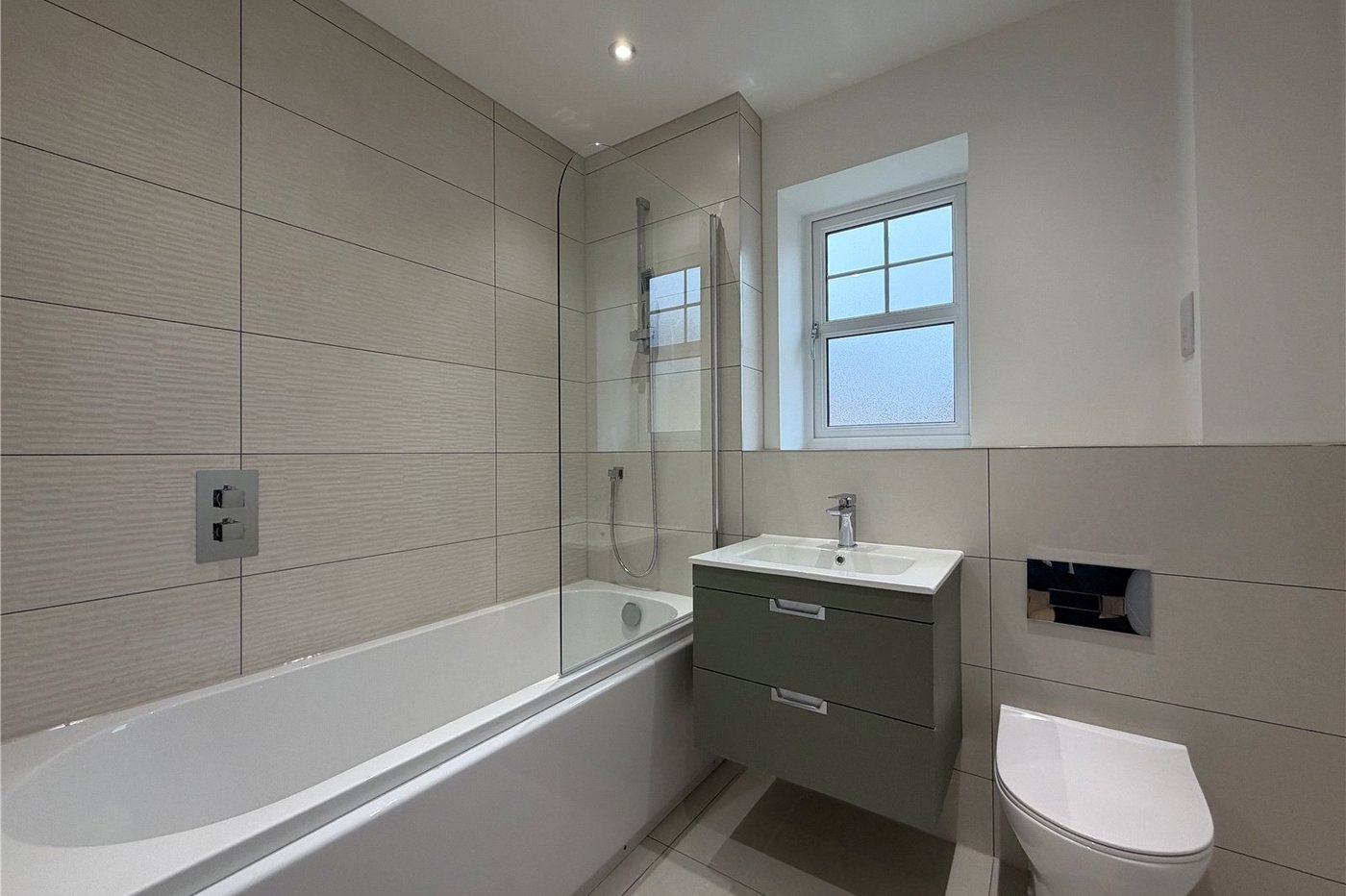 4 bedroom house for sale in Newington | Robinson Michael & Jackson