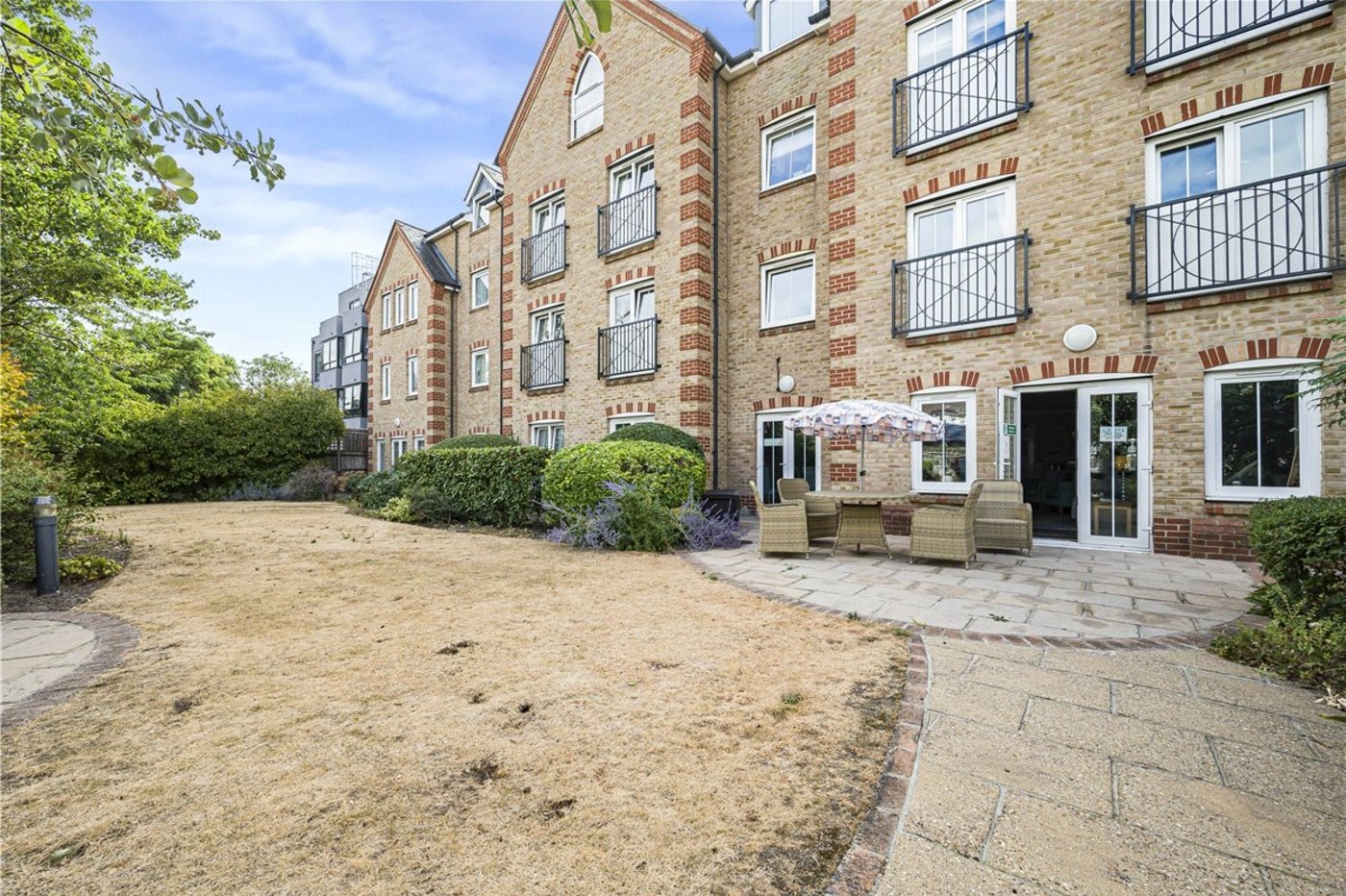2 bedroom property for sale in Orpington | Robinson Jackson