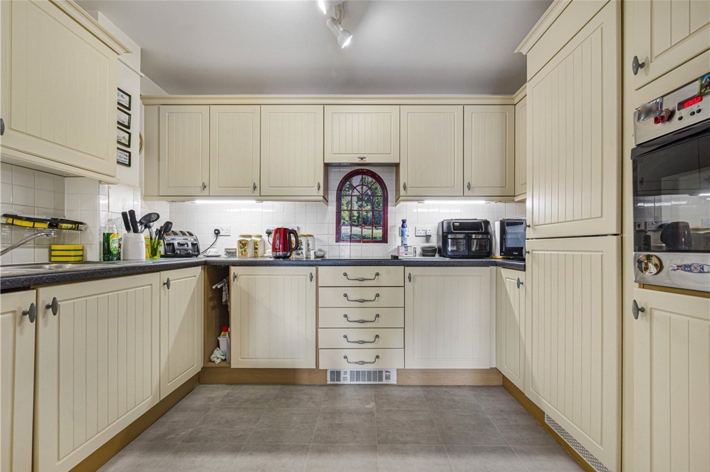 2 bedroom property for sale in Orpington | Robinson Jackson