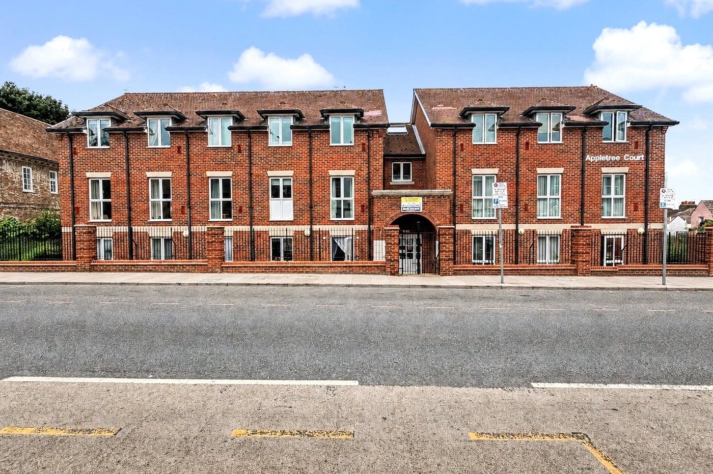 1 bedroom property for sale in Rainham | Robinson Michael & Jackson