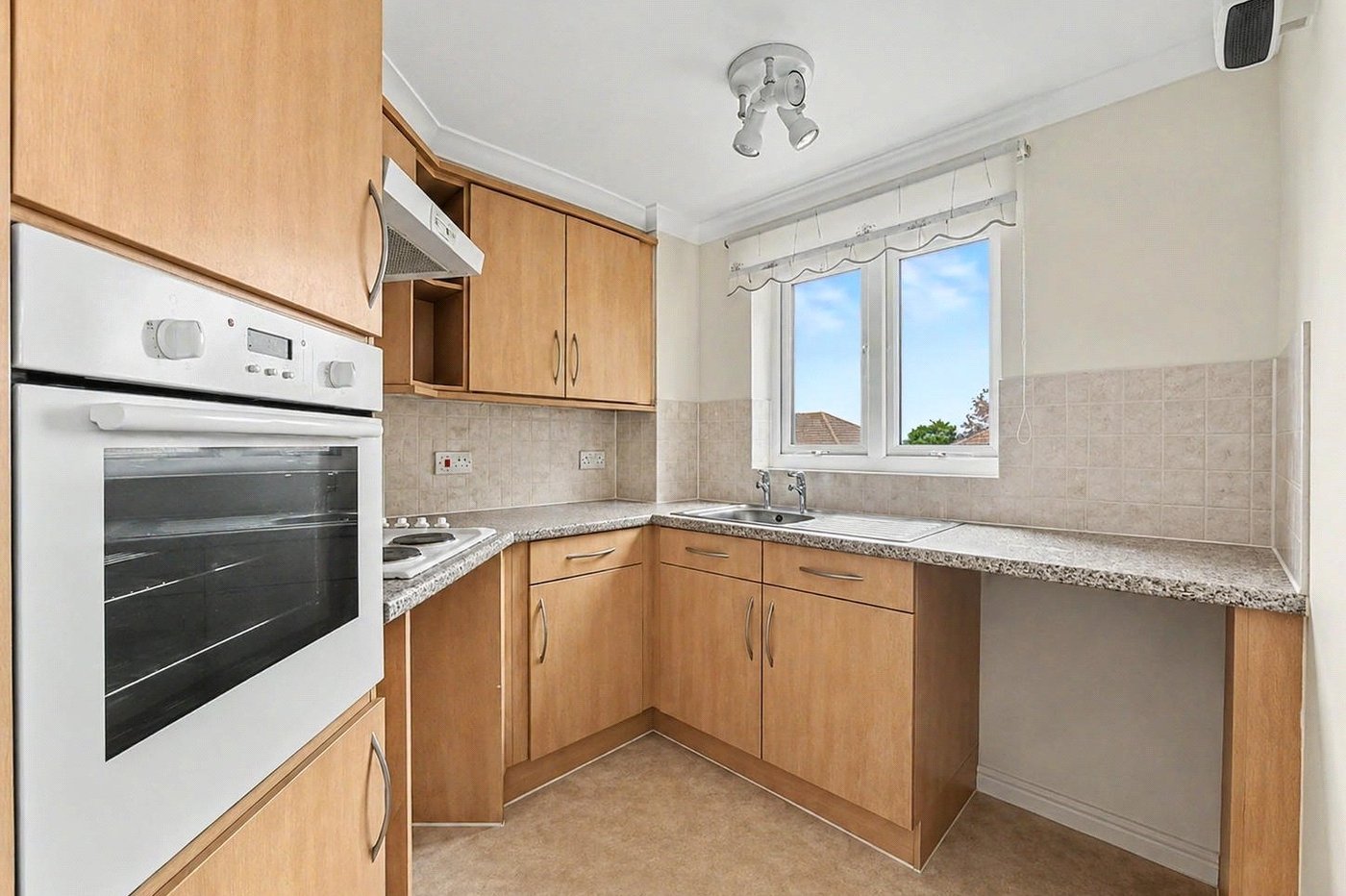 1 bedroom property for sale in Rainham | Robinson Michael & Jackson