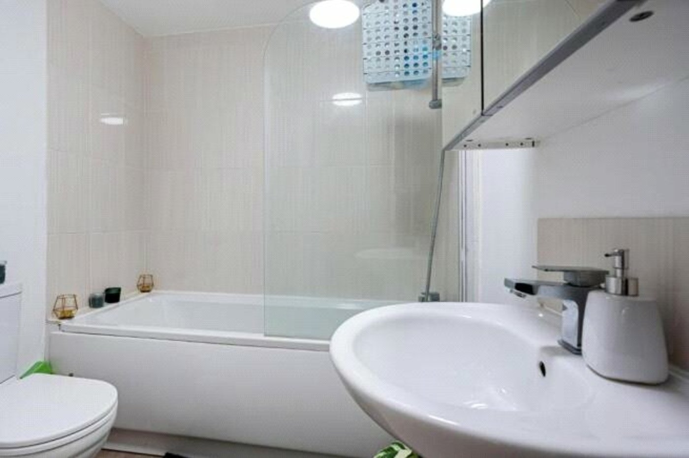 2 bedroom property for sale in Rochester | Robinson Michael & Jackson