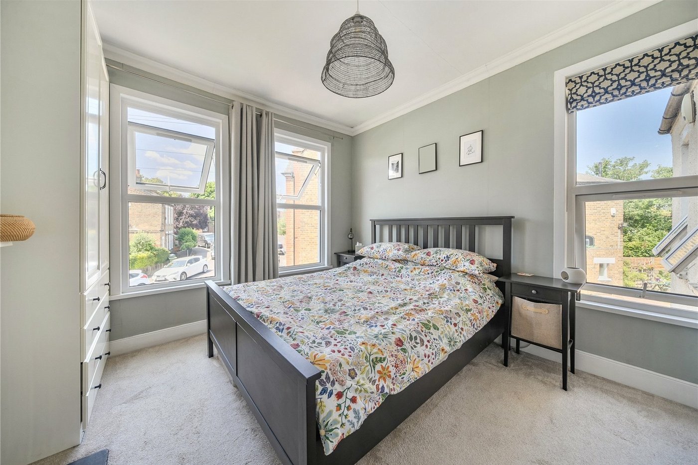 2 bedroom house for sale in London | Robinson Jackson