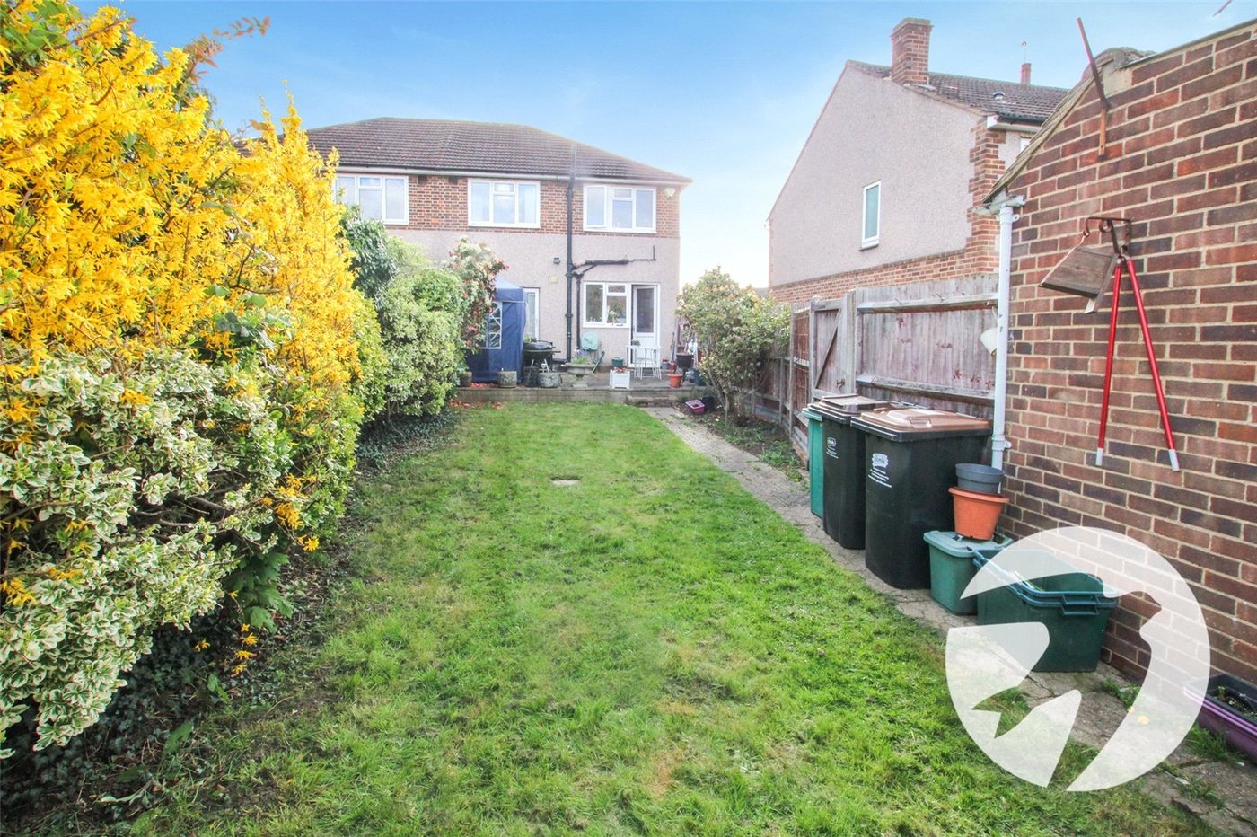 3 bedroom house for sale in London | Robinson Jackson