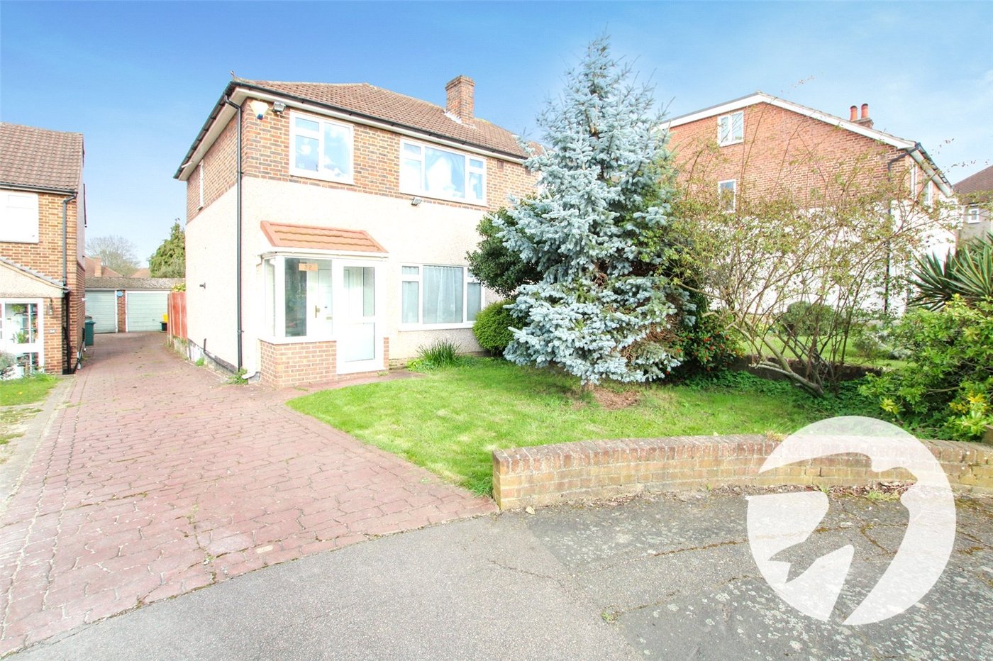 3 bedroom house for sale in London | Robinson Jackson