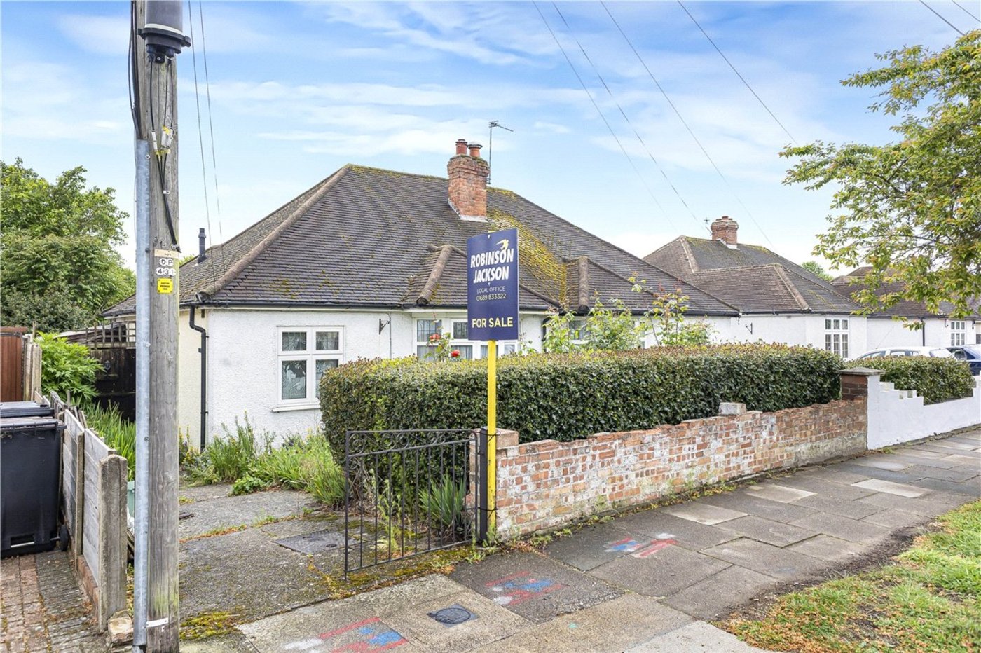2 bedroom bungalow for sale in Orpington | Robinson Jackson