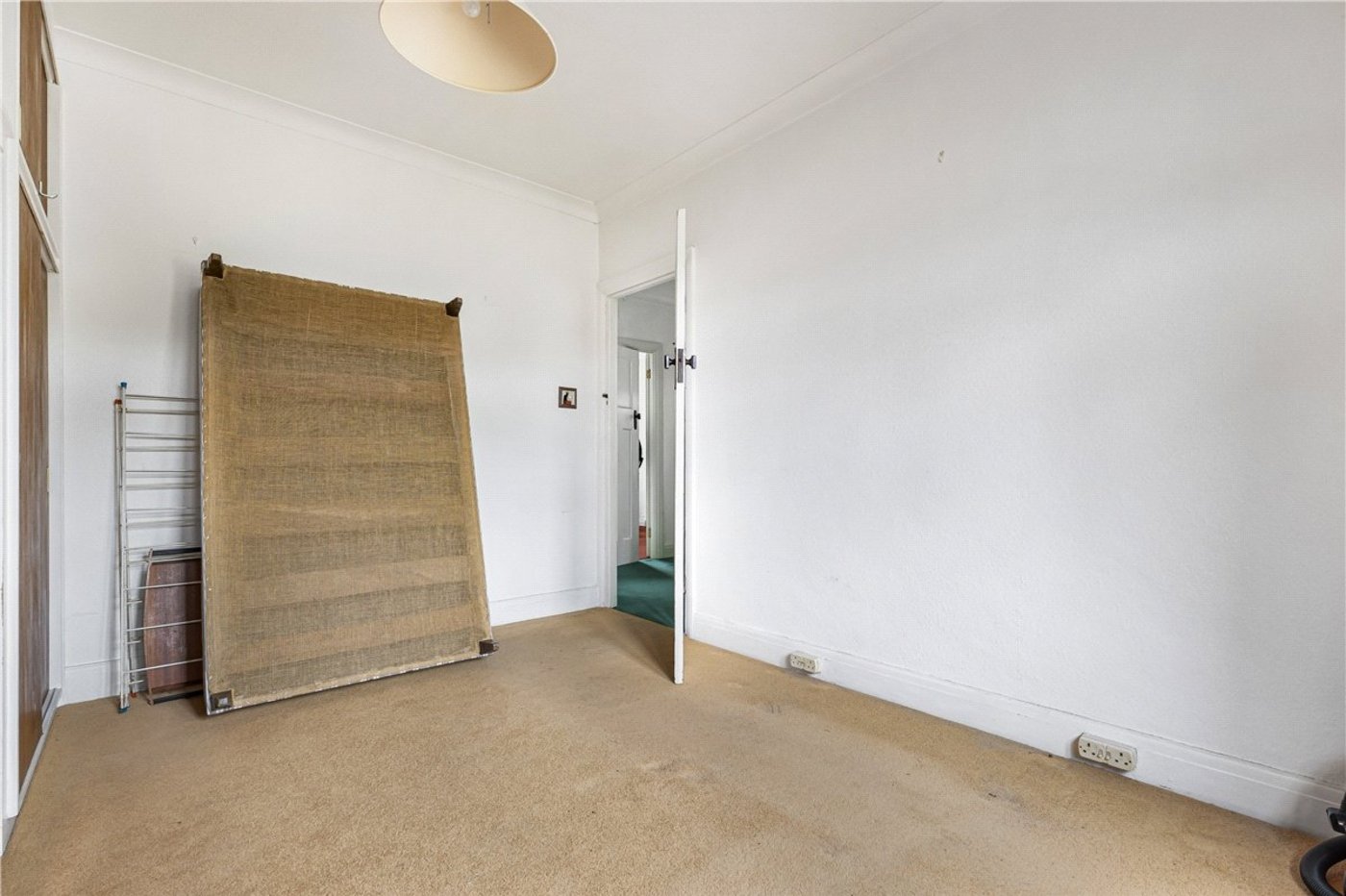 2 bedroom bungalow for sale in Orpington | Robinson Jackson