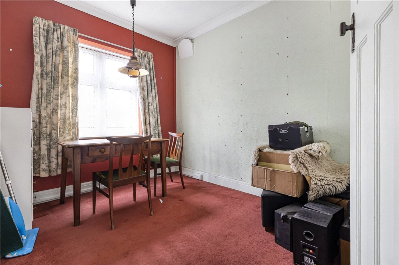 2 bedroom bungalow for sale in Orpington | Robinson Jackson