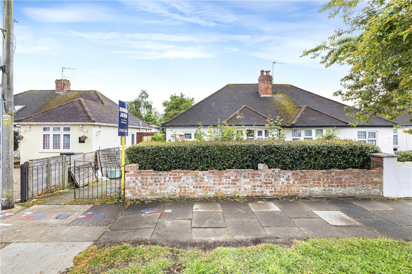 2 bedroom bungalow for sale in Orpington | Robinson Jackson