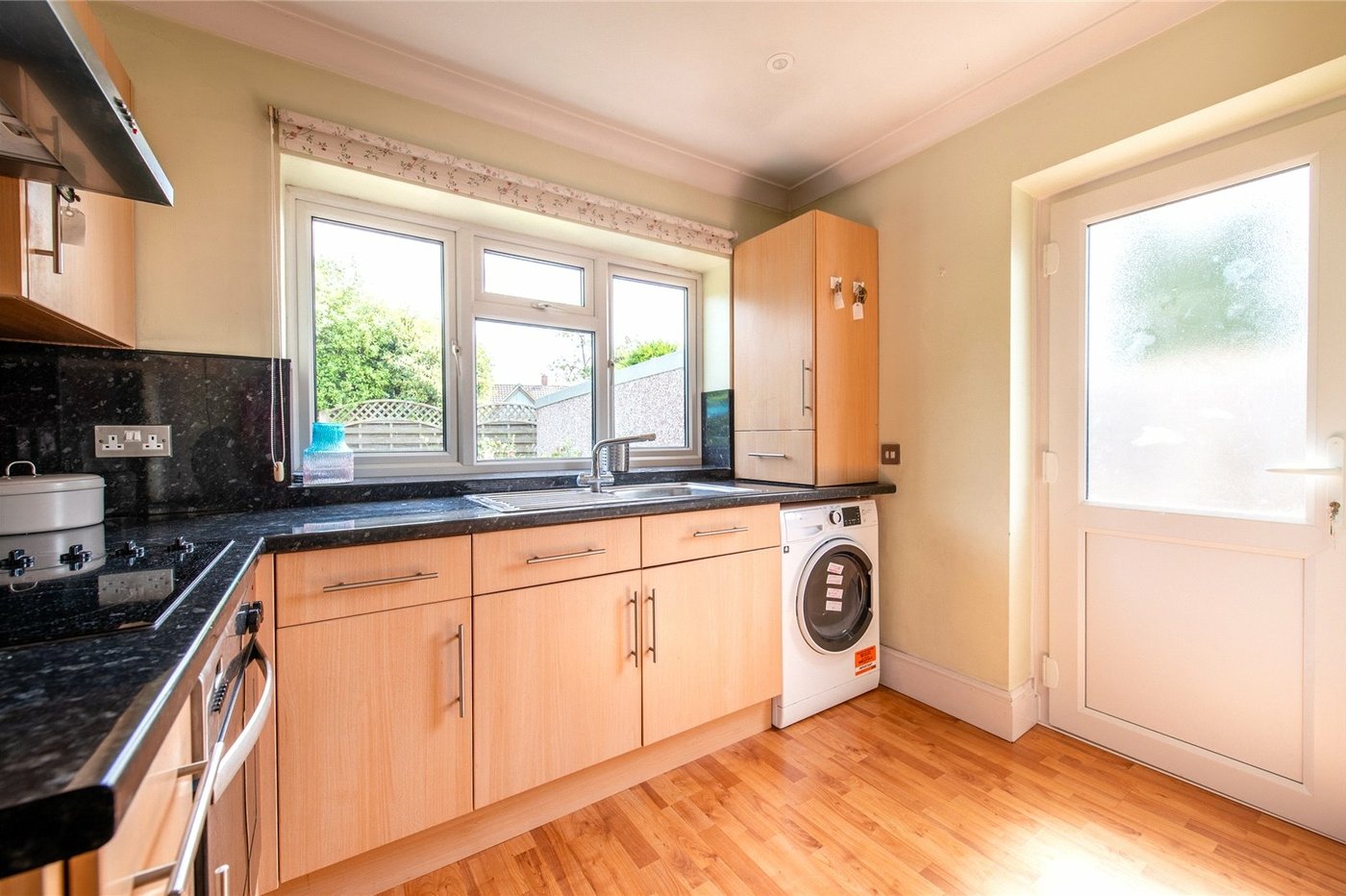 2 bedroom bungalow for sale in Istead Rise | Robinson Michael & Jackson