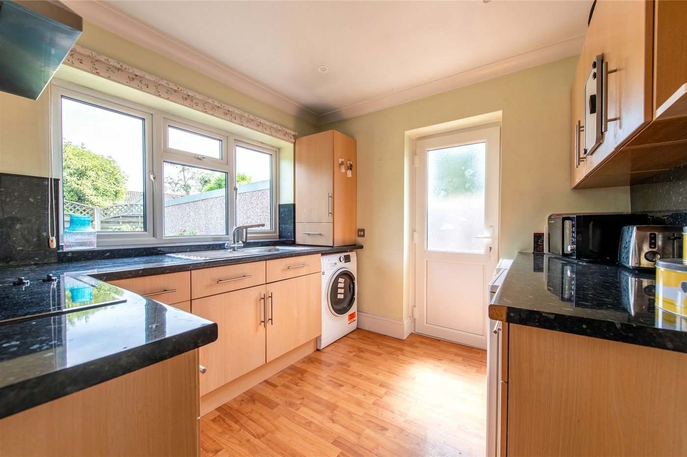 2 bedroom bungalow for sale in Istead Rise | Robinson Michael & Jackson