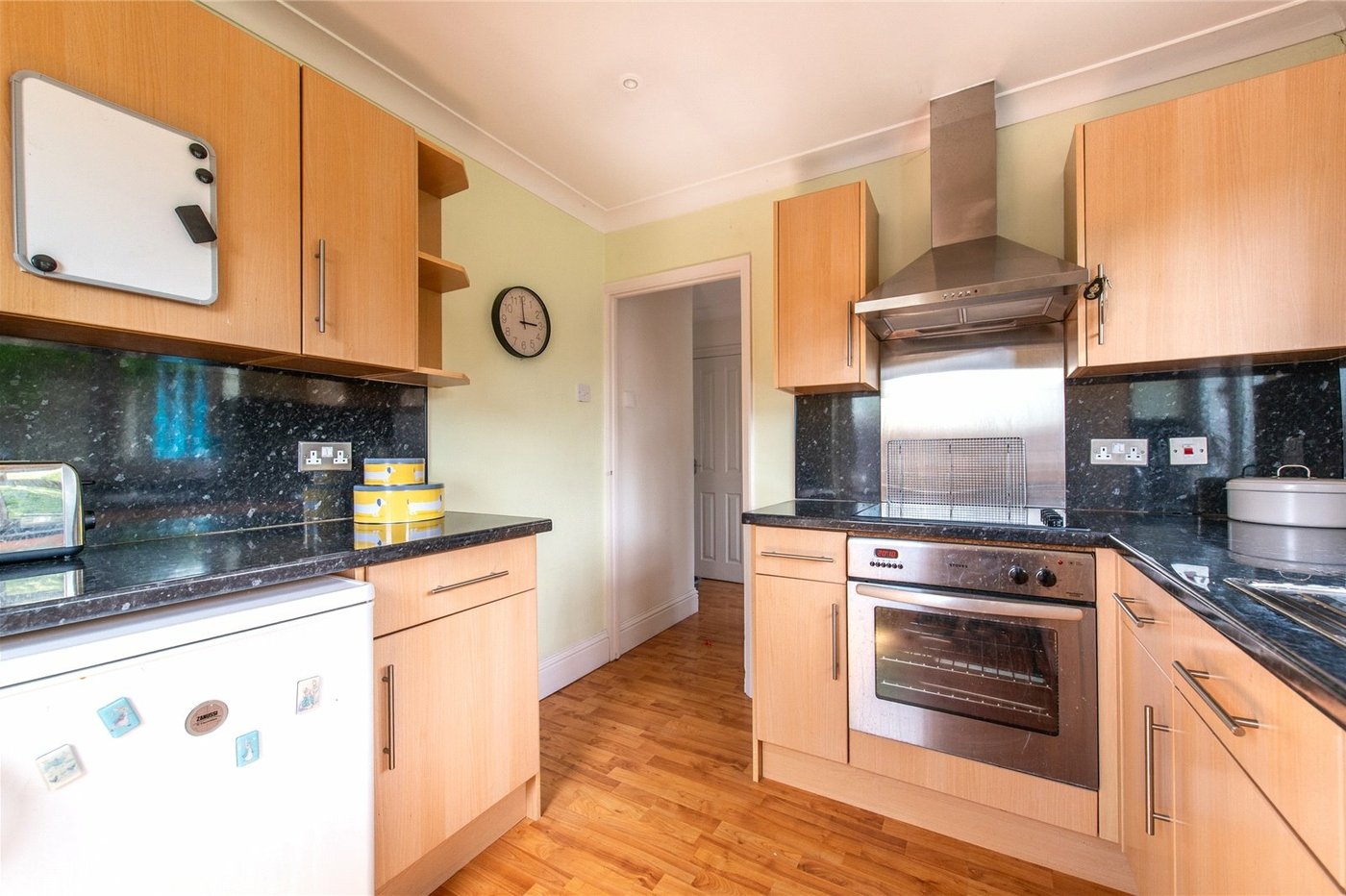 2 bedroom bungalow for sale in Istead Rise | Robinson Michael & Jackson