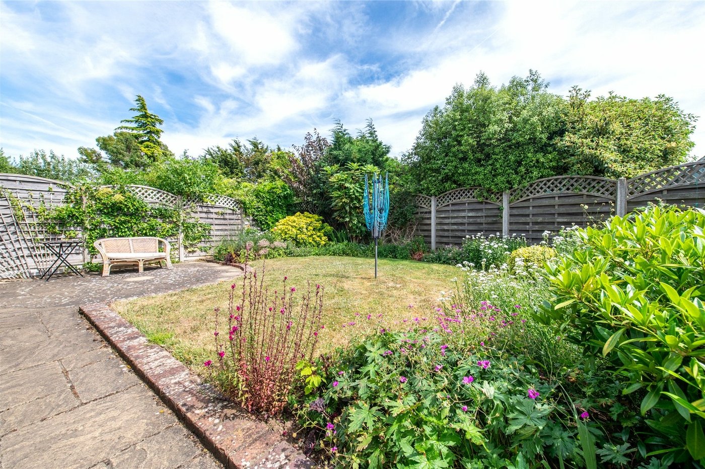 2 bedroom bungalow for sale in Istead Rise | Robinson Michael & Jackson