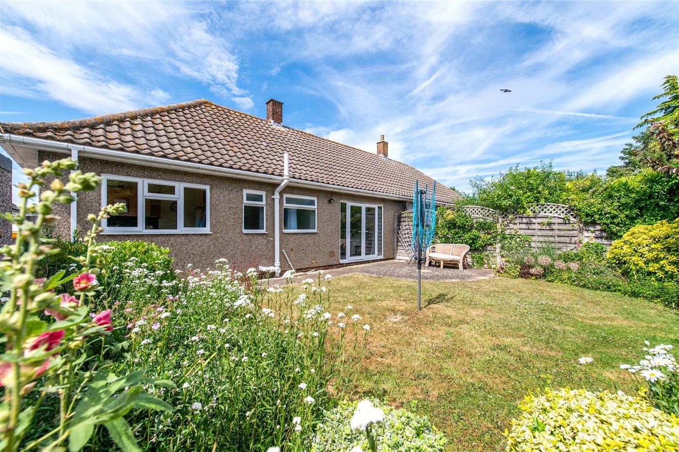 2 bedroom bungalow for sale in Istead Rise | Robinson Michael & Jackson