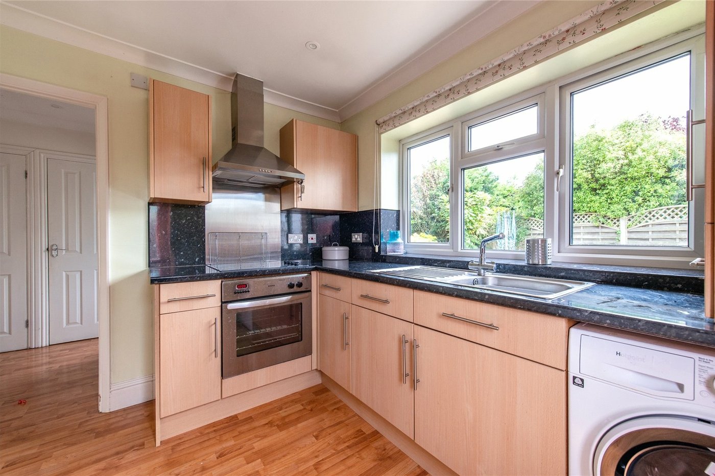 2 bedroom bungalow for sale in Istead Rise | Robinson Michael & Jackson