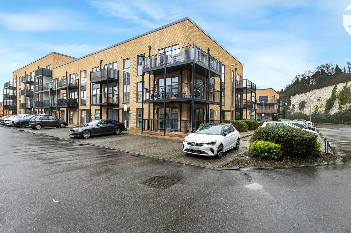 2 bedroom property for sale in Northfleet | Robinson Michael & Jackson