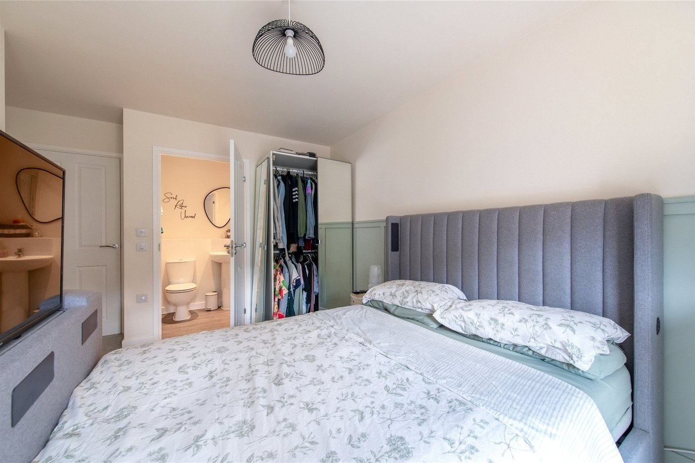2 bedroom property for sale in Northfleet | Robinson Michael & Jackson