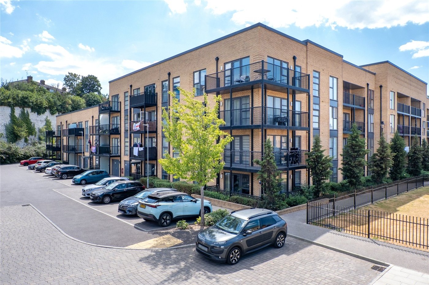2 bedroom property for sale in Northfleet | Robinson Michael & Jackson