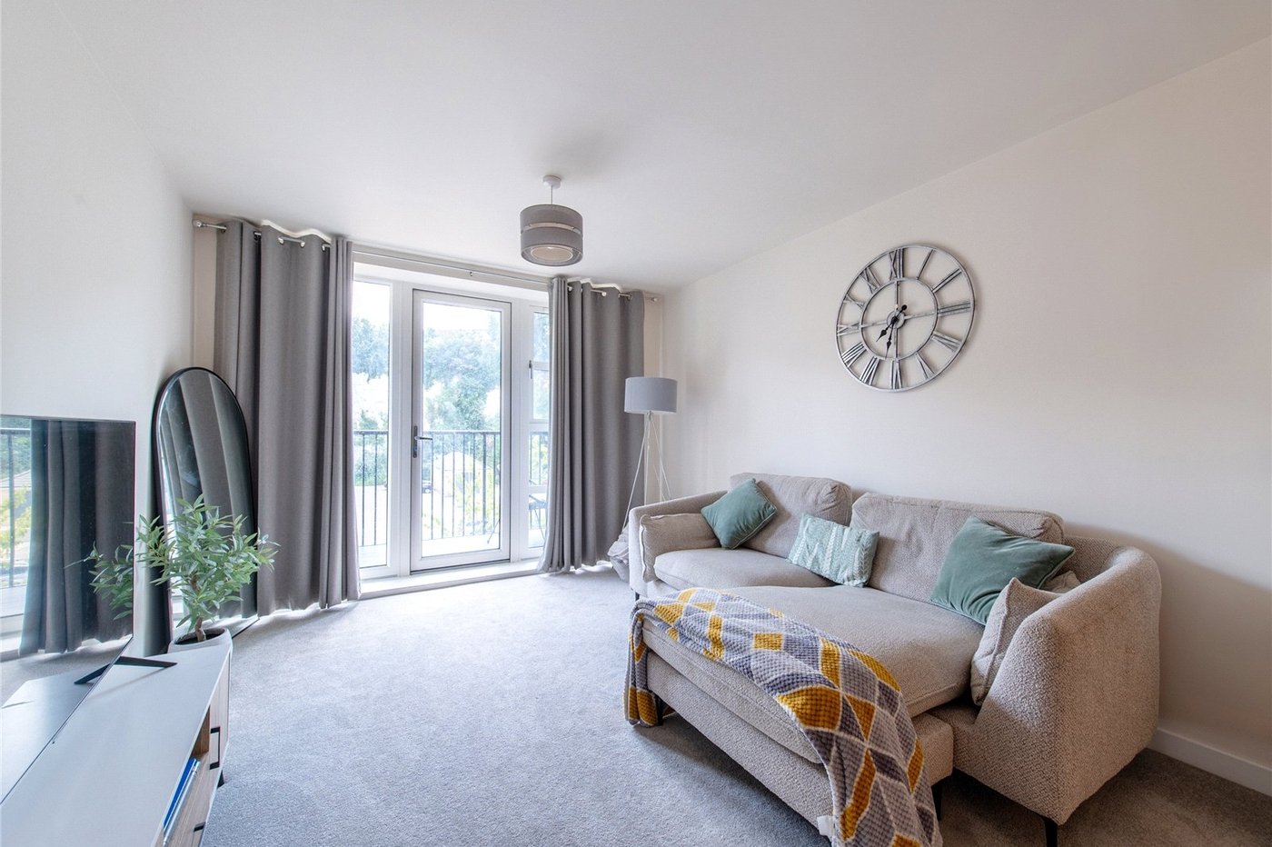 2 bedroom property for sale in Northfleet | Robinson Michael & Jackson