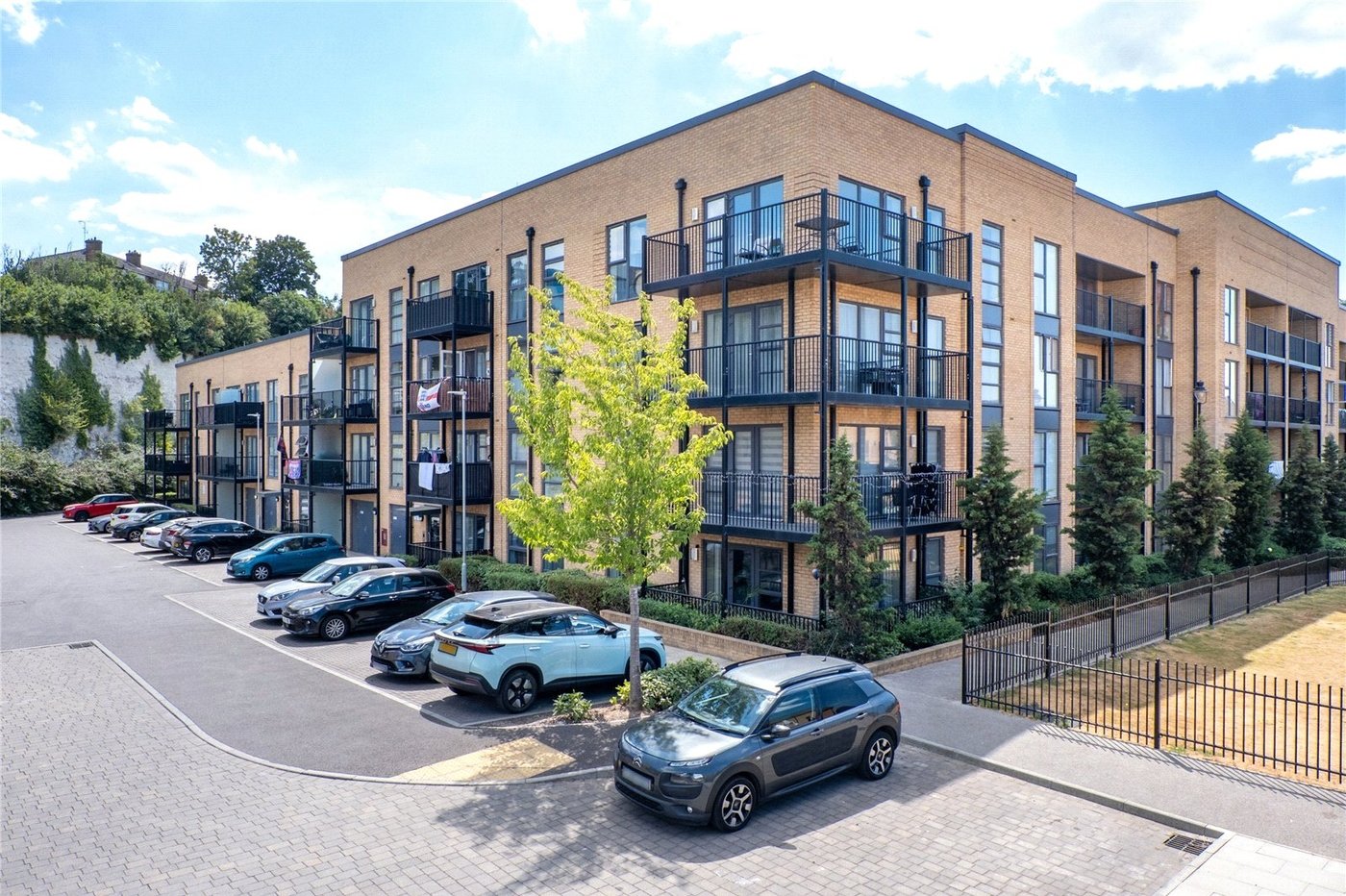 2 bedroom property for sale in Northfleet | Robinson Michael & Jackson