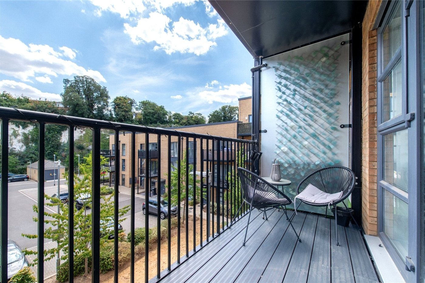 2 bedroom property for sale in Northfleet | Robinson Michael & Jackson