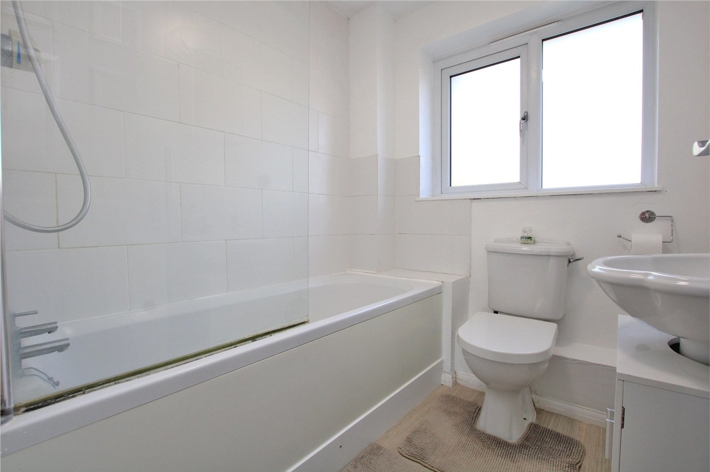 2 bedroom house for sale in London | Robinson Jackson