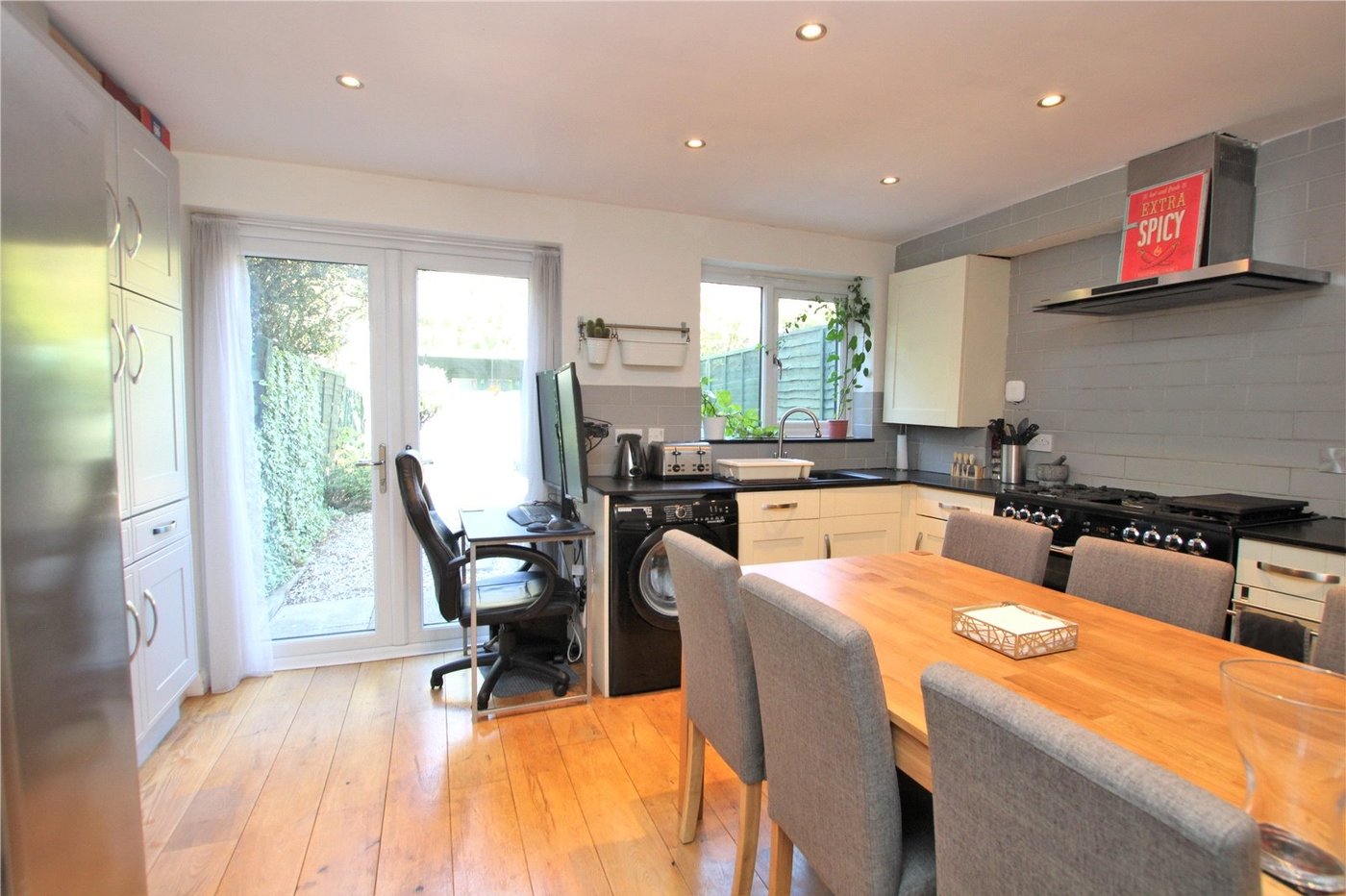 2 bedroom house for sale in London | Robinson Jackson