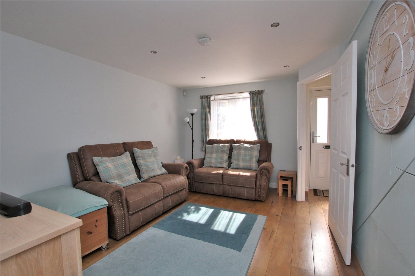 2 bedroom house for sale in London | Robinson Jackson