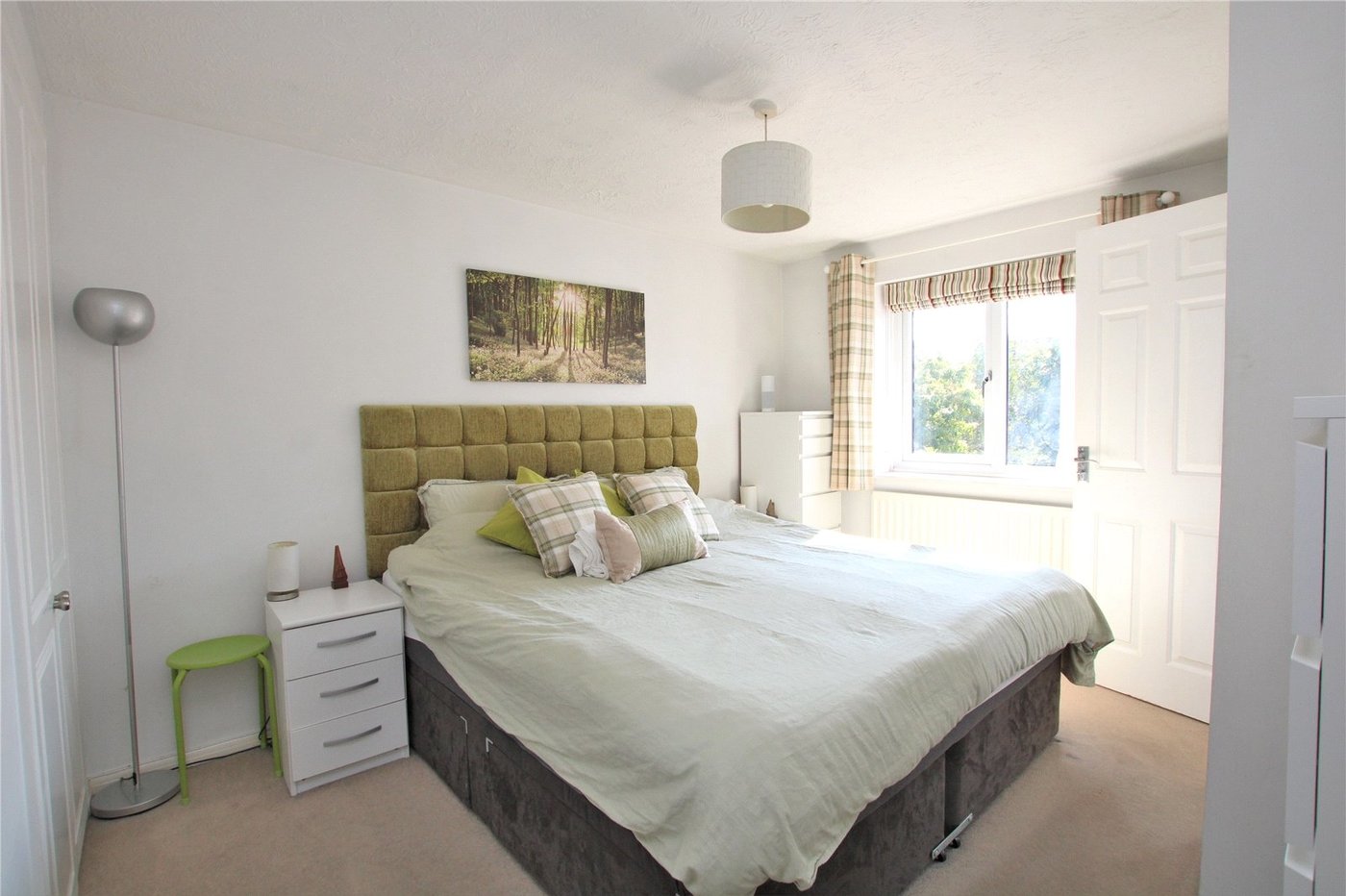 2 bedroom house for sale in London | Robinson Jackson