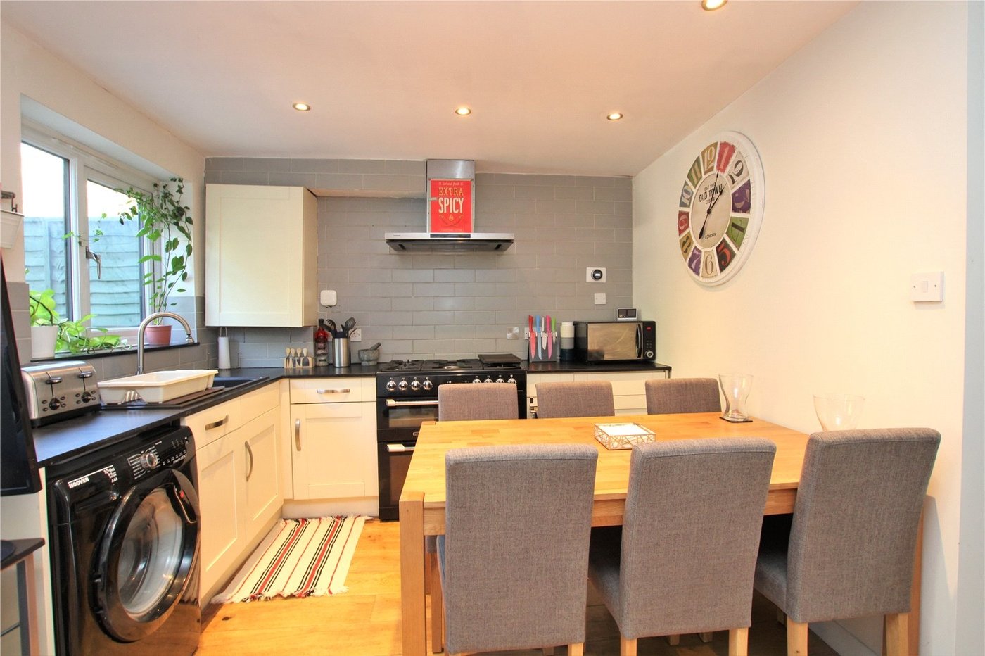 2 bedroom house for sale in London | Robinson Jackson