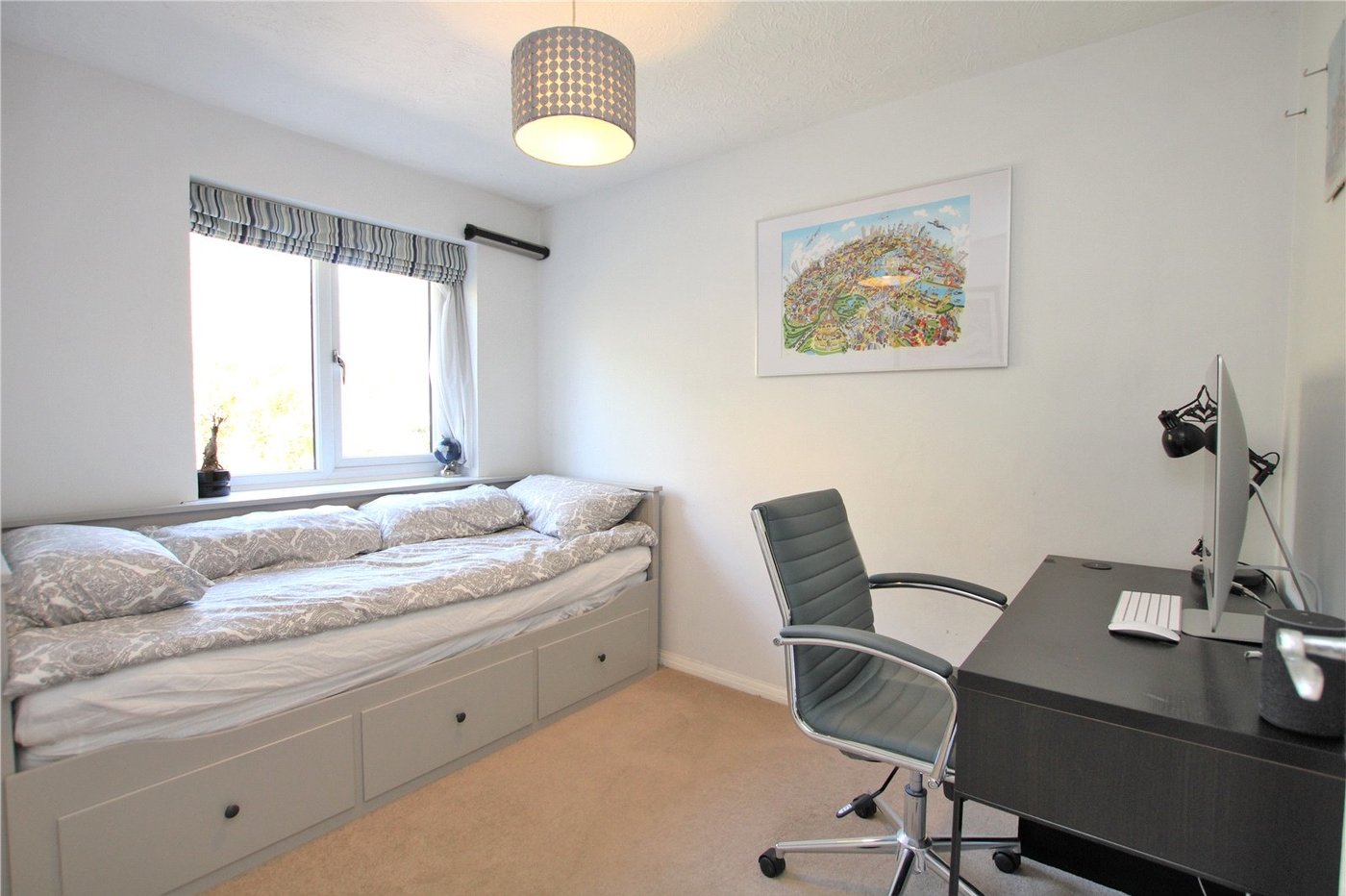 2 bedroom house for sale in London | Robinson Jackson