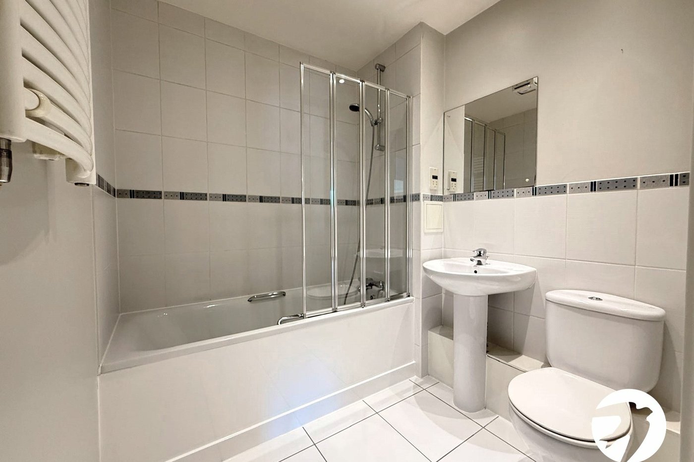 2 bedroom property for sale in London | Robinson Jackson