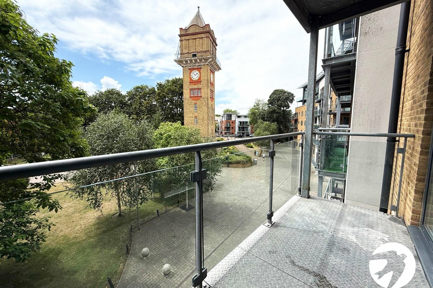 2 bedroom property for sale in London | Robinson Jackson