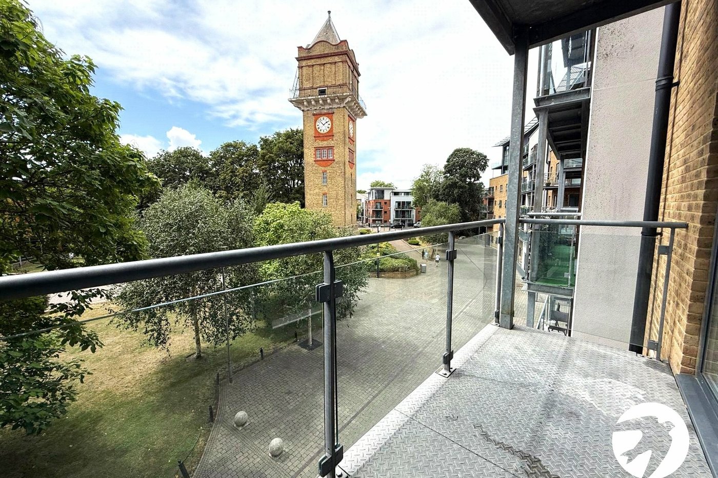 2 bedroom property for sale in London | Robinson Jackson